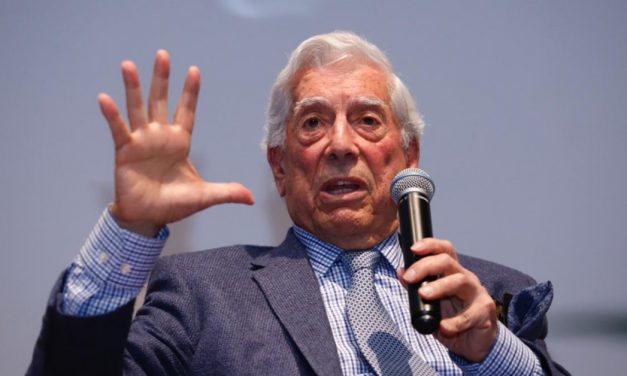 China censura obra de Vargas Llosa tras críticas