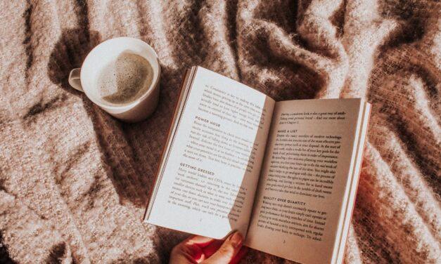 ¿Una taza de café con estos escritores? #JuevesDeListas