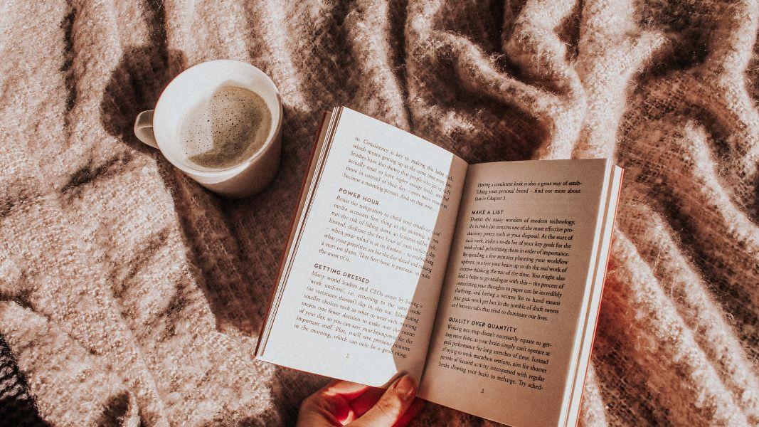 ¿Una taza de café con estos escritores? #JuevesDeListas