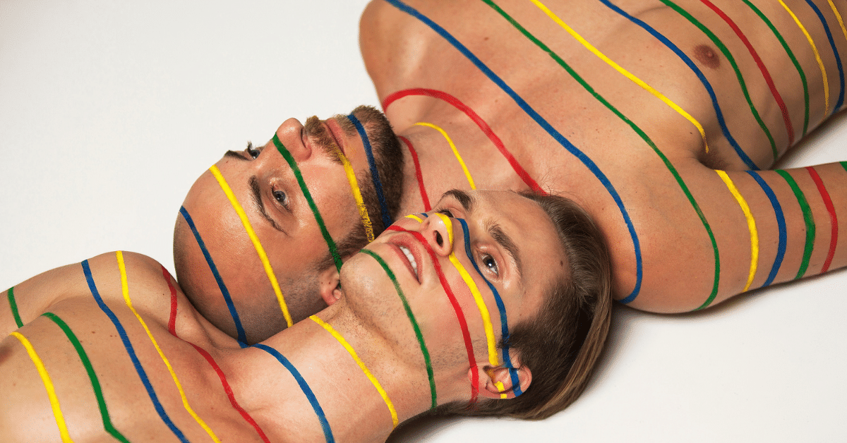 Somos partículas: Rob Woodcox y la fotografía de estar juntos