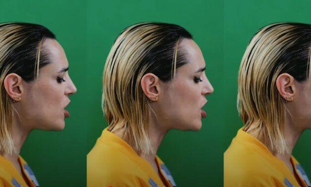 Del scroll infinito al moshpit: Jehnny Beth estrena ‘High Resolution Sadness’