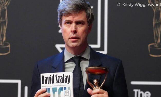 David Szalay gana el Booker Prize 2025 con Flesh, una novela sobre el cuerpo y la fragilidad de estar vivos