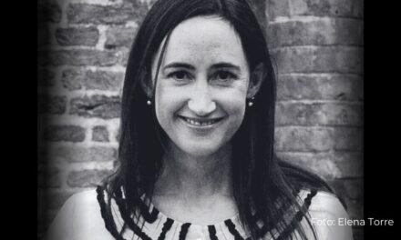 Muere Sophie Kinsella a los 55 años, la autora que reinventó la comedia romántica contemporánea.