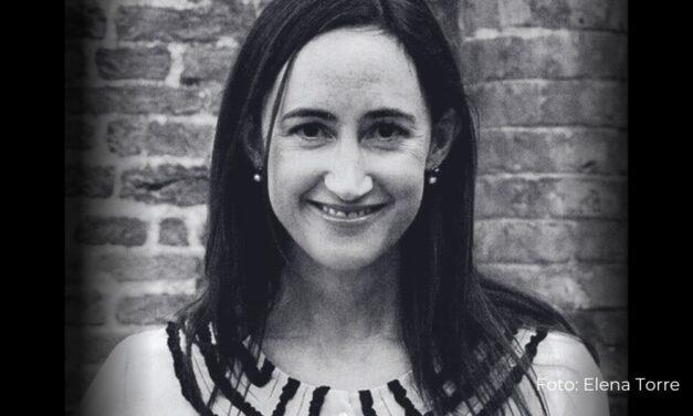 Muere Sophie Kinsella a los 55 años, la autora que reinventó la comedia romántica contemporánea.