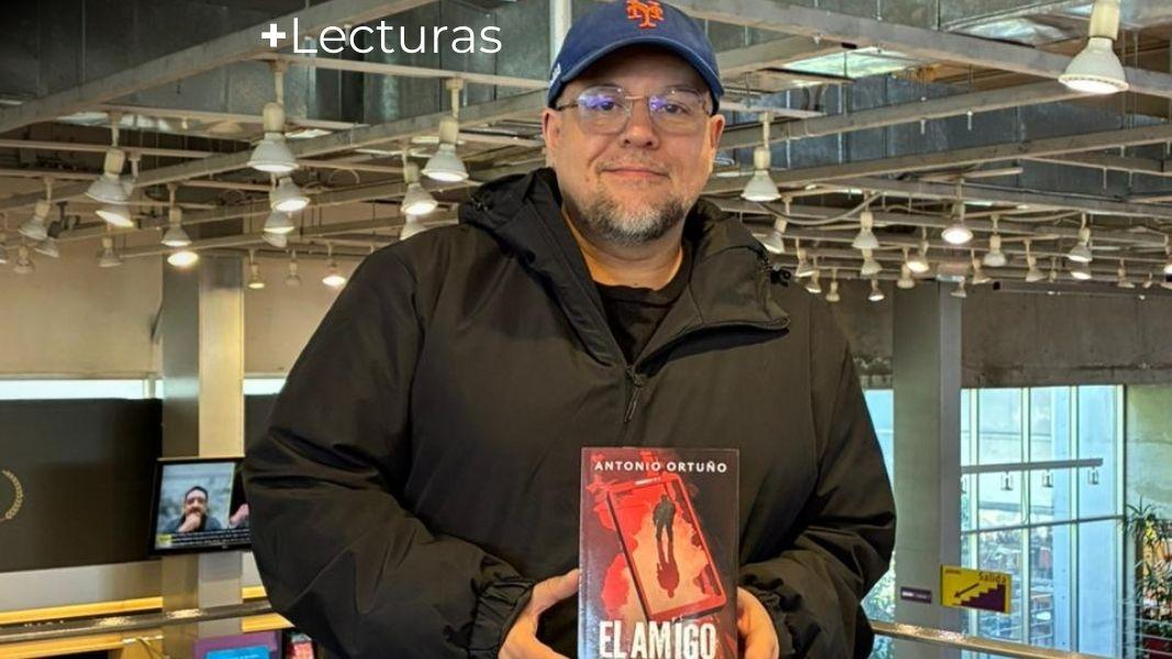 +Lecturas. Entrevista a Antonio Ortuño por el libro “El amigo muerto”